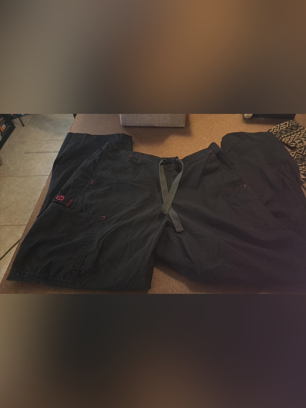 Scrub like black cargo with pockets Small